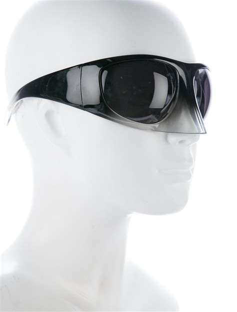 linda farrow mask sunglasses.